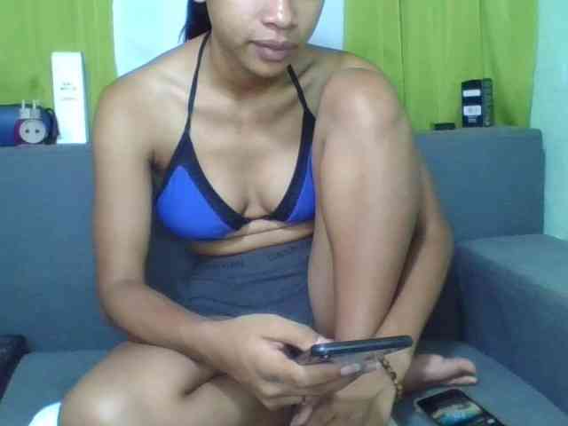 HotgirlURIEL webcam