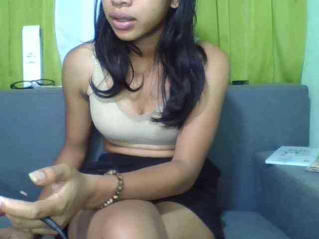 HotgirlURIEL webcam
