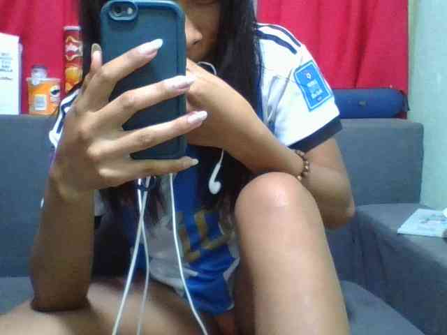 HotgirlURIEL webcam