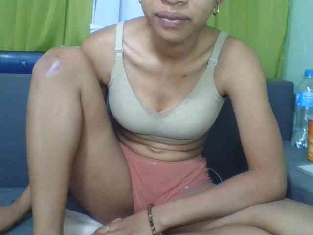 HotgirlURIEL webcam