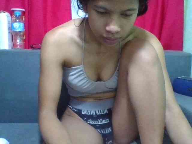 HotgirlURIEL webcam