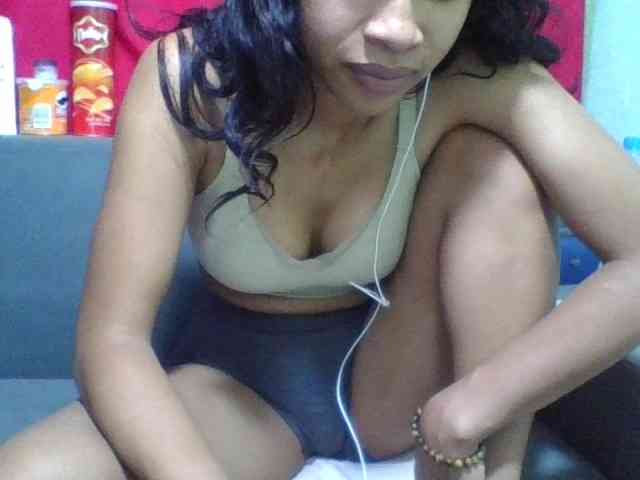 HotgirlURIEL webcam