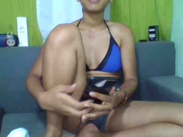 HotgirlURIEL webcam