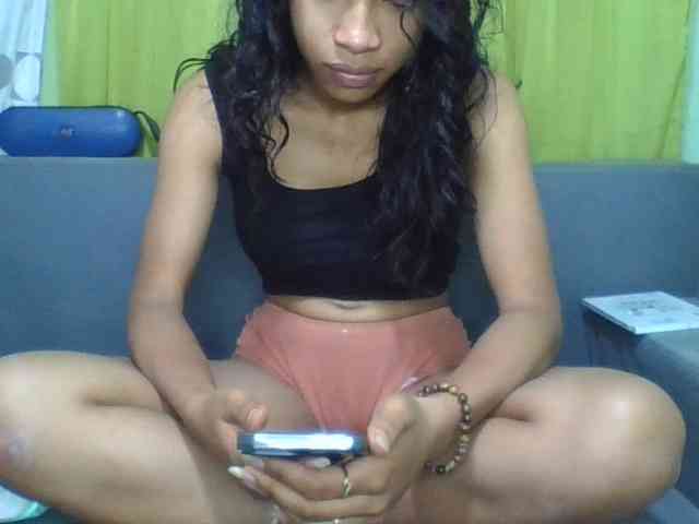 HotgirlURIEL webcam