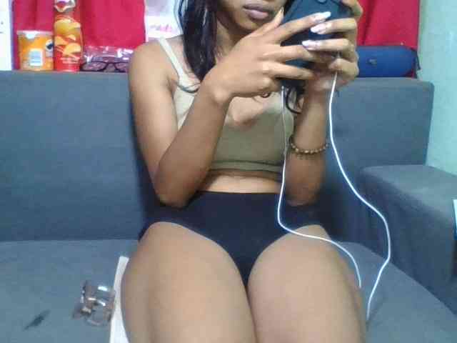 HotgirlURIEL webcam