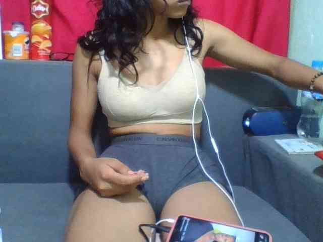 HotgirlURIEL webcam