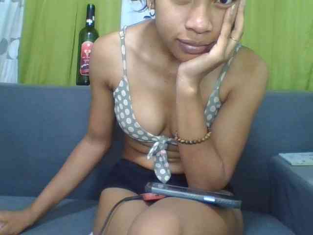 HotgirlURIEL webcam