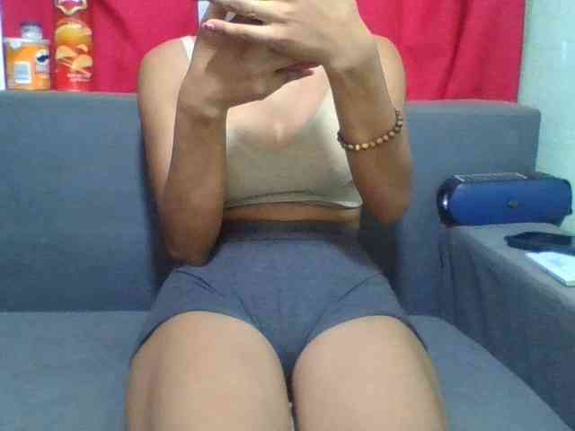 HotgirlURIEL webcam