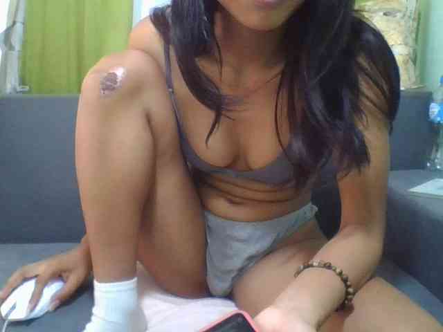 HotgirlURIEL webcam