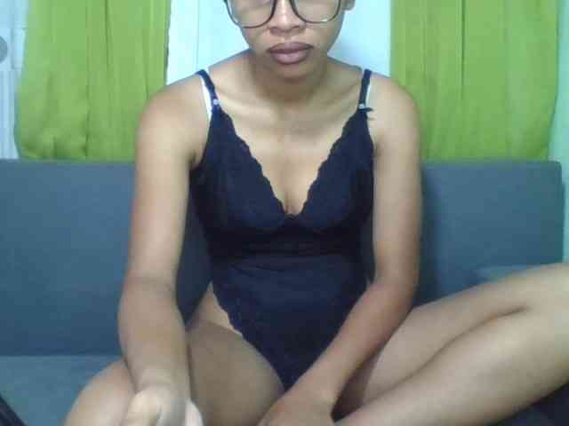 Modèle: HotgirlURIEL