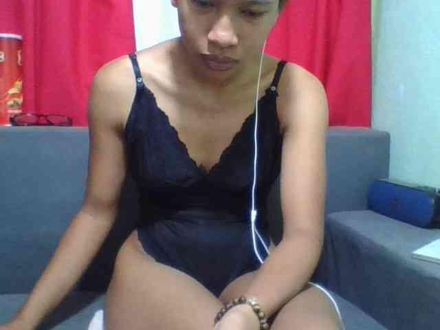HotgirlURIEL webcam