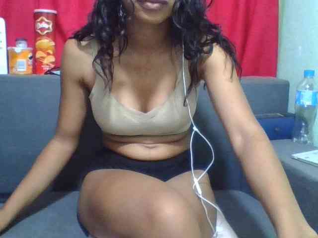 HotgirlURIEL webcam