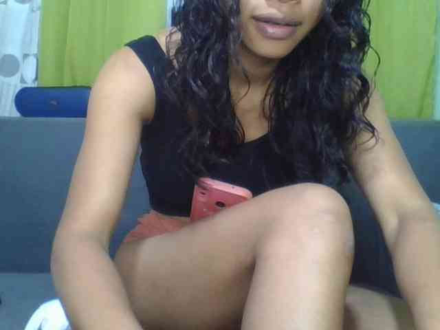 HotgirlURIEL webcam