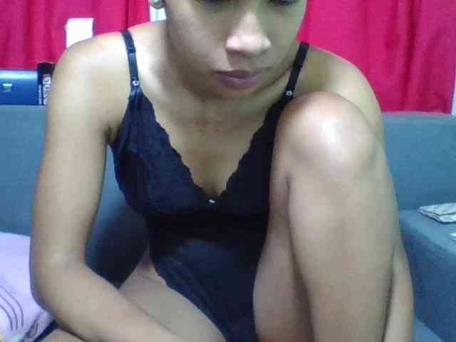 HotgirlURIEL webcam