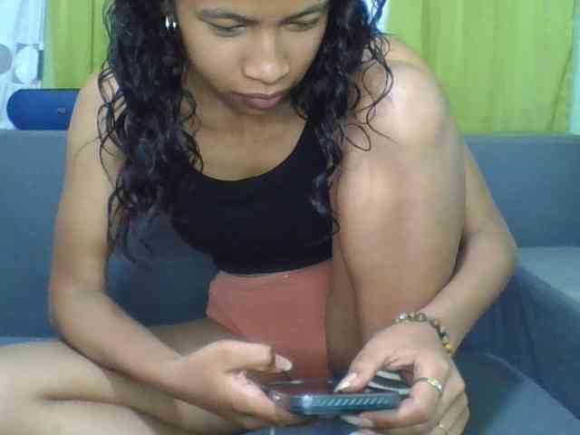 HotgirlURIEL webcam