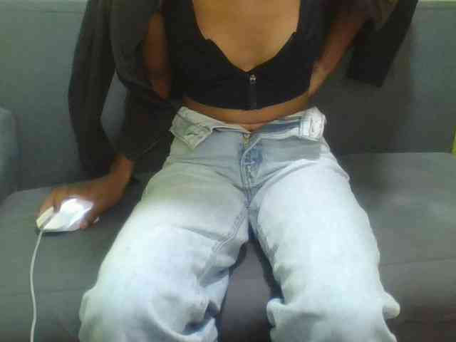 HotgirlURIEL webcam