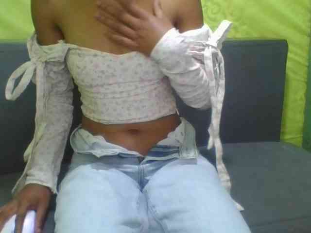 HotgirlURIEL webcam