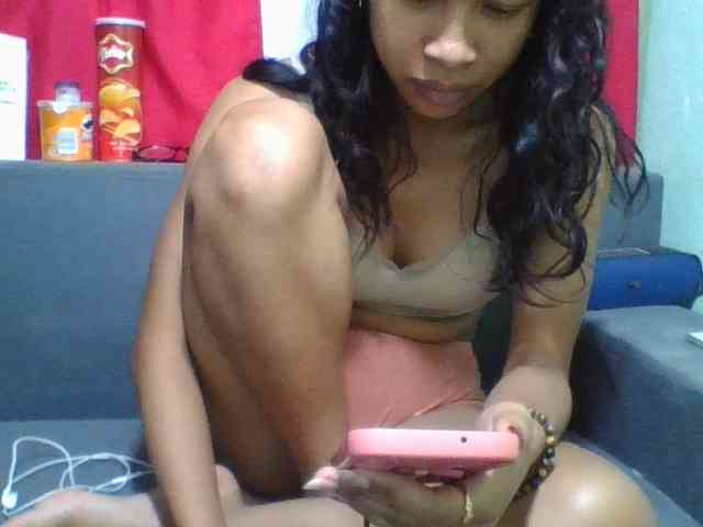 HotgirlURIEL webcam