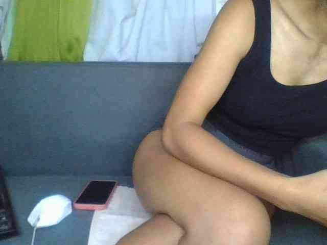 HotgirlURIEL webcam