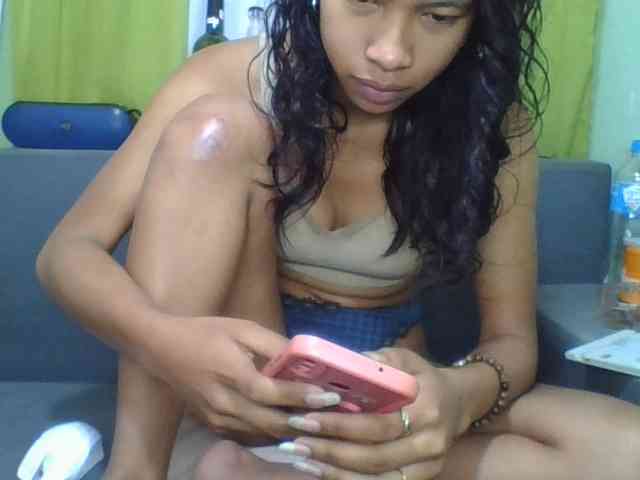 HotgirlURIEL webcam