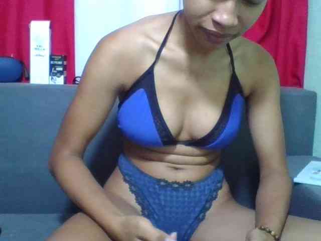 HotgirlURIEL webcam
