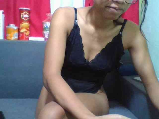 HotgirlURIEL webcam