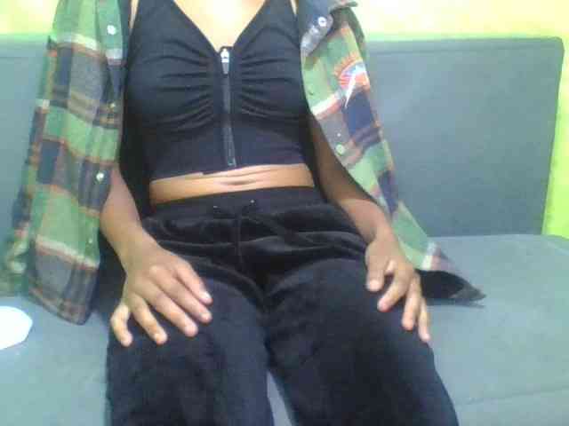 Model: HotgirlURIEL