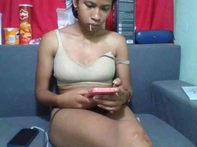 HotgirlURIEL webcam