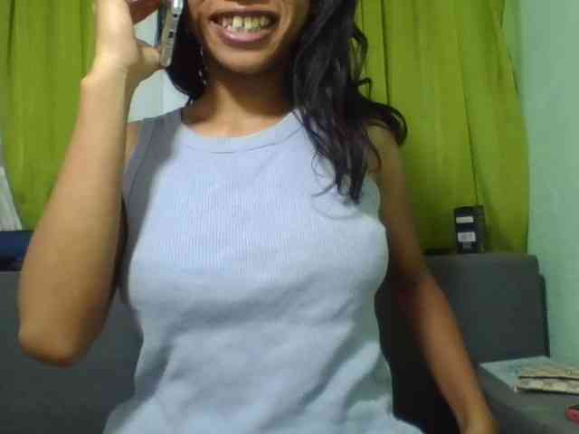 HotgirlURIEL webcam