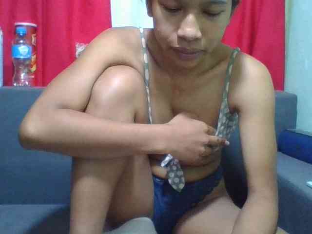 HotgirlURIEL webcam