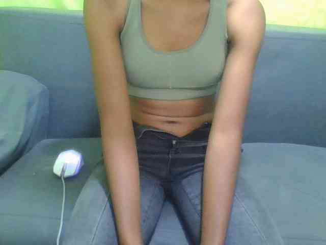 HotgirlURIEL webcam