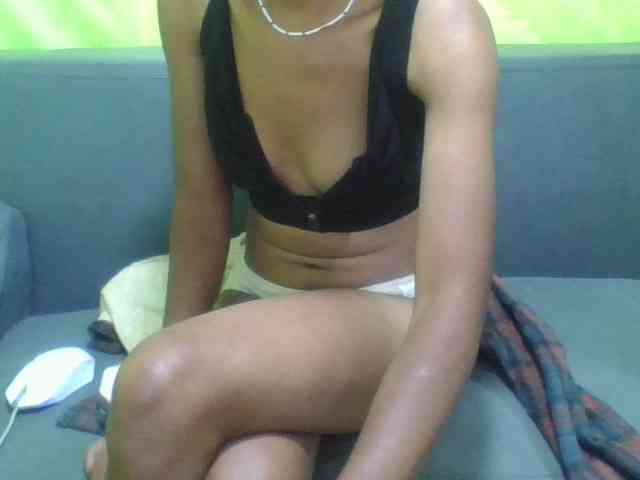 HotgirlURIEL webcam