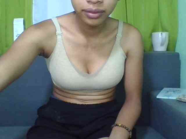 NADIAH Live Webcam on BongaCams