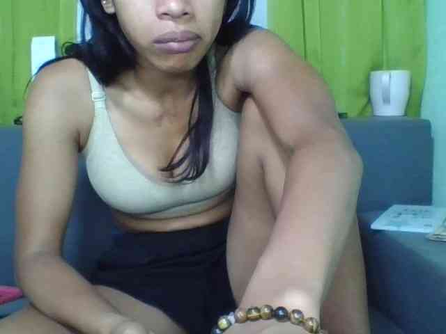 HotgirlURIEL webcam