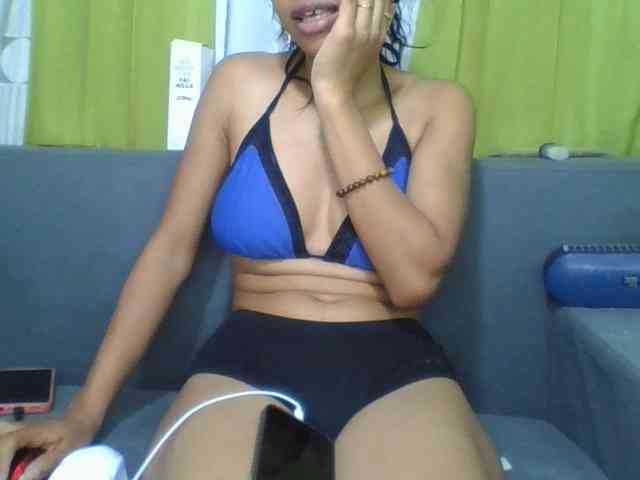 HotgirlURIEL webcam