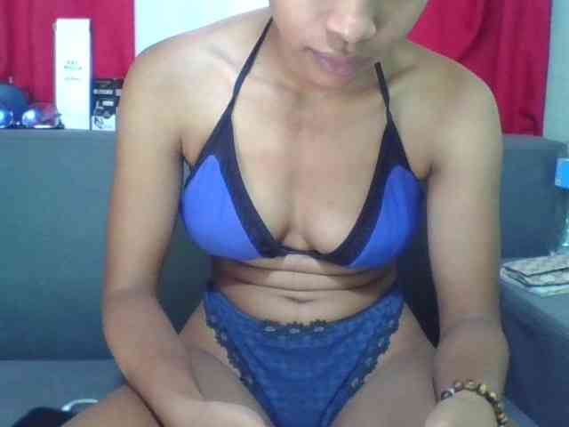 HotgirlURIEL webcam