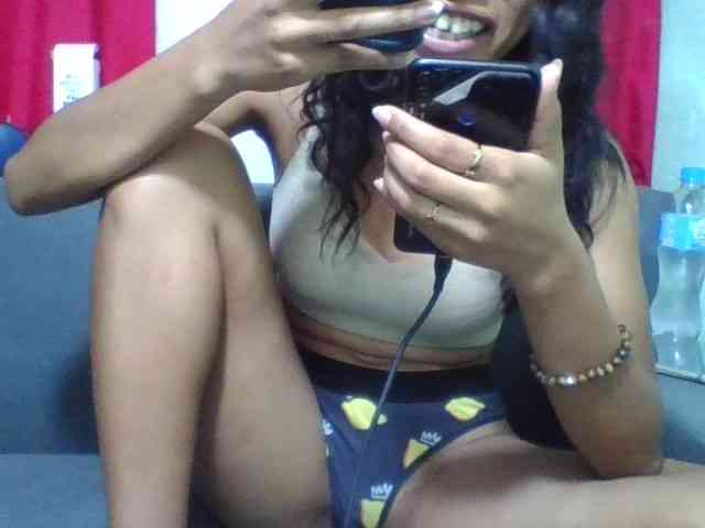 HotgirlURIEL webcam