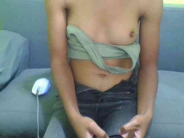 HotgirlURIEL webcam
