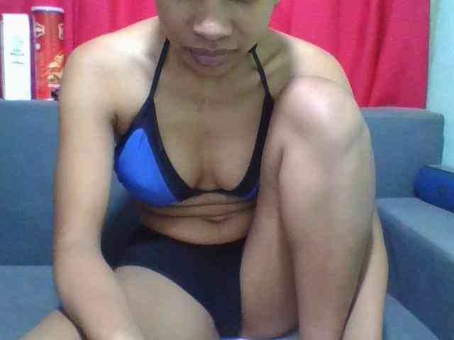 HotgirlURIEL webcam