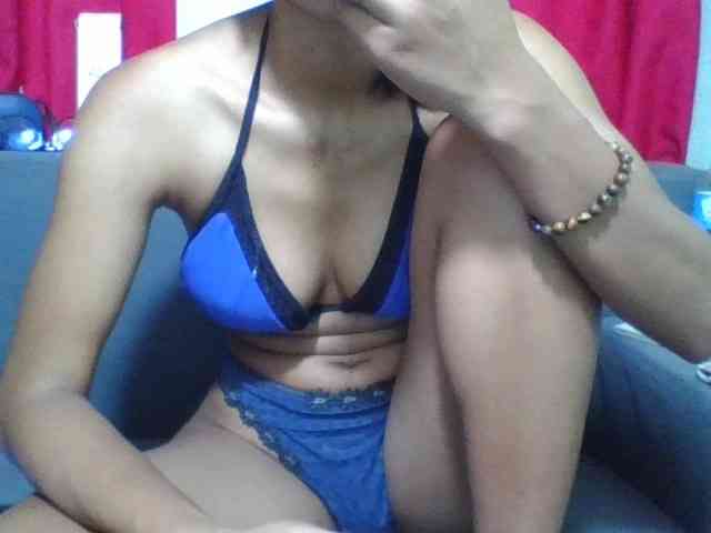 Model: HotgirlURIEL