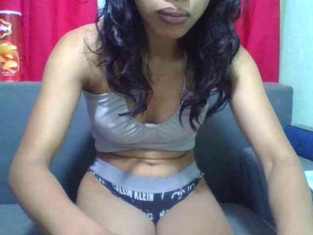 HotgirlURIEL webcam