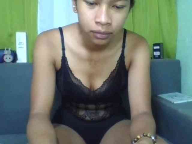HotgirlURIEL webcam