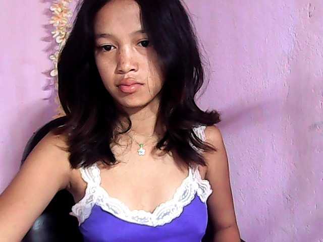 Laura1881 live cam on BongaCams