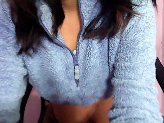 Laura1881 live cam on BongaCams
