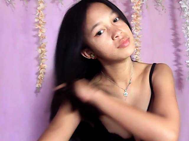 Laura1881 live cam on BongaCams