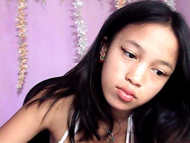 Laura1881 live cam on BongaCams