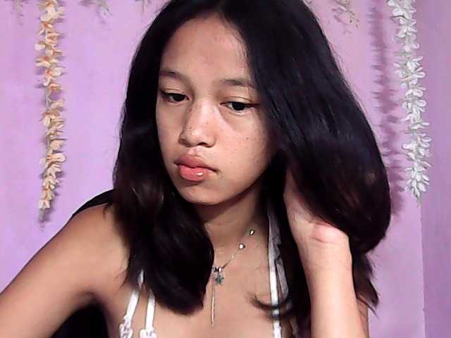 Laura1881 live cam on BongaCams