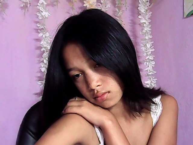 Laura1881 live cam on BongaCams