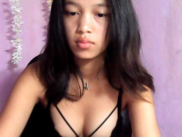 Laura1881 live cam on BongaCams