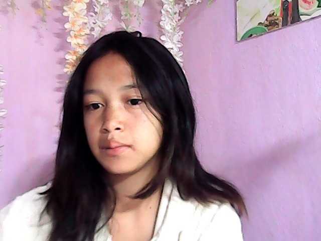 Laura1881 live cam on BongaCams